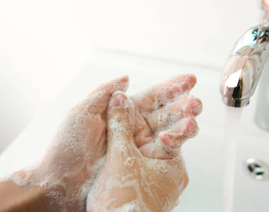 Du kan gjøre mye selv for ikke å bli liggende syk med influensa.