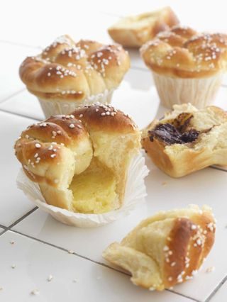 Brioche med hvit og mørk sjokoladefyll