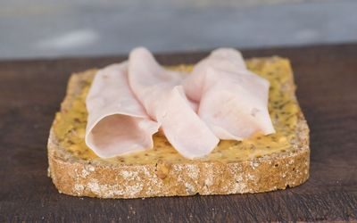 skive med skinke og grov sennep
