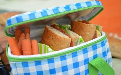 Grov baguett med ridderost og spekepølse