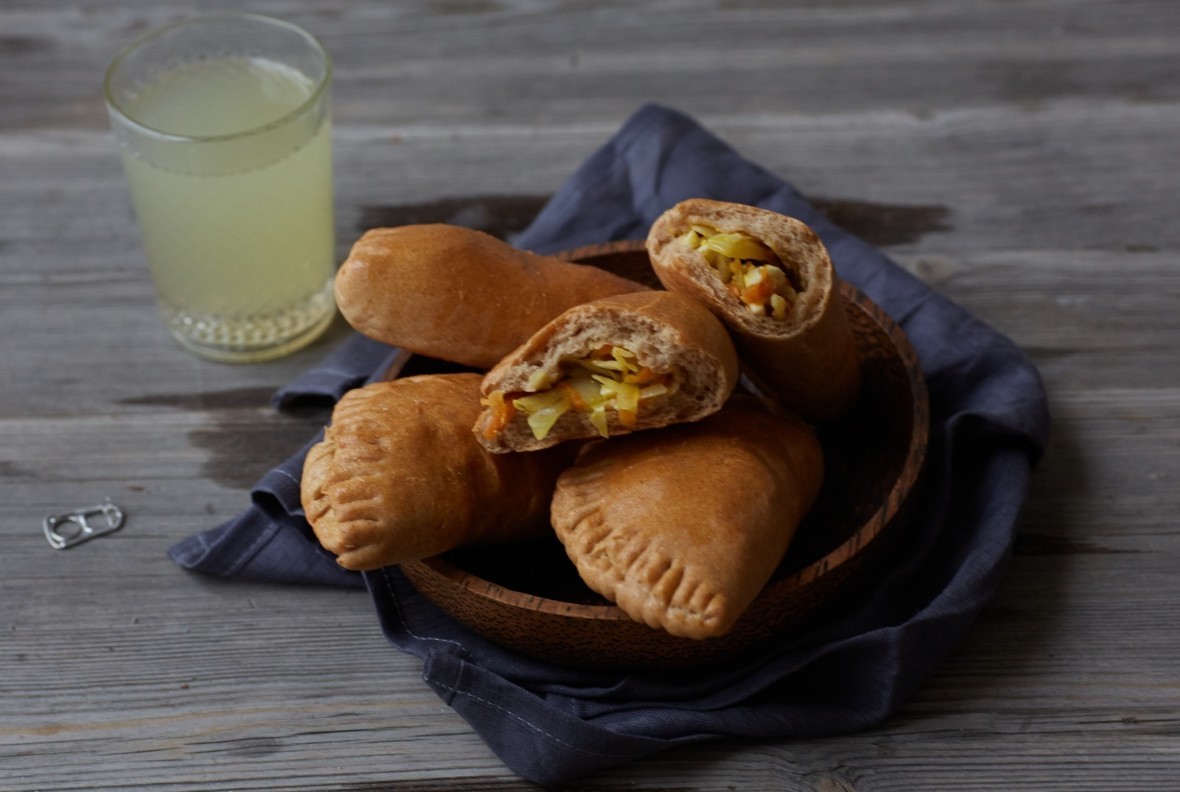 Piroger med kål, gulrot og egg