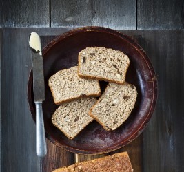 Ekstra grovt rosinbrød