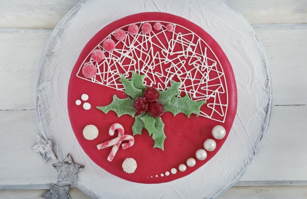 Julepyntet marsipankake