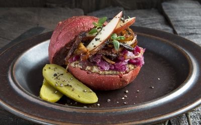 Rødbeterundstykker med pulled pork