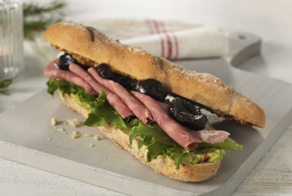 Oppskrift på Bagett med lammerull og guacamole