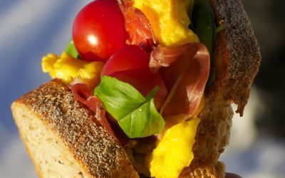 Blings med spekeskinke og eggerøre