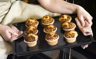 Pepperkakemuffins på stekebrett