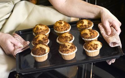 Pepperkakemuffins på stekebrett