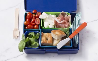 Bella benedicte. foccacia, mozarella, parma, tomat og basillikum