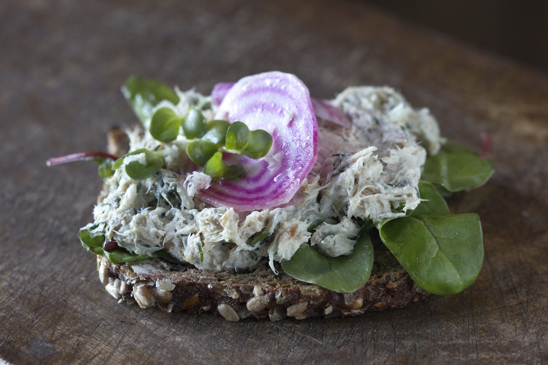 makrellrore-pa-brodskive