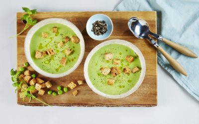 ertesuppe med brøtkrutonger