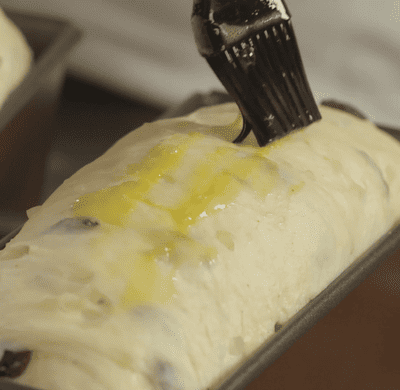 julebrød pensles med eggeplomme