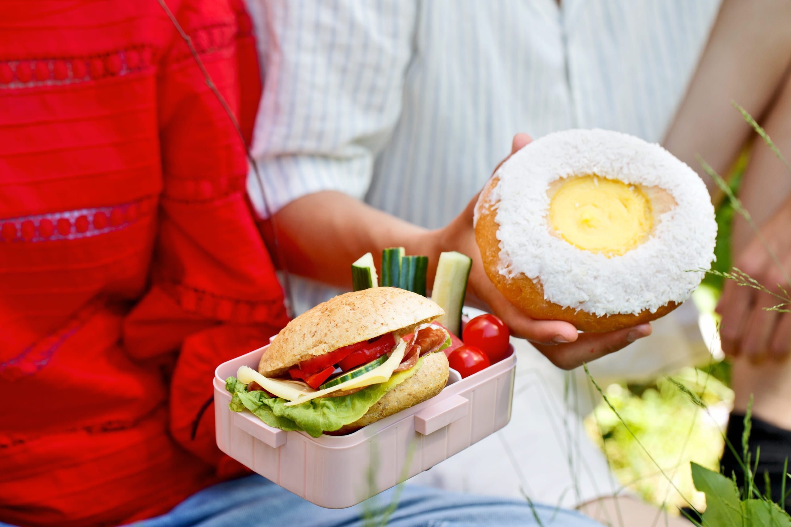 Skal vi spise grovt matpakke med grønnsaker eller kose oss med skolebolle? Følelser er ofte med på å styre vår vei mot sunnere vaner.