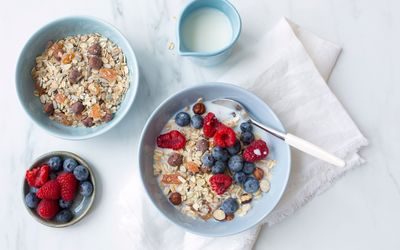 Frokostblandnig og friske bær