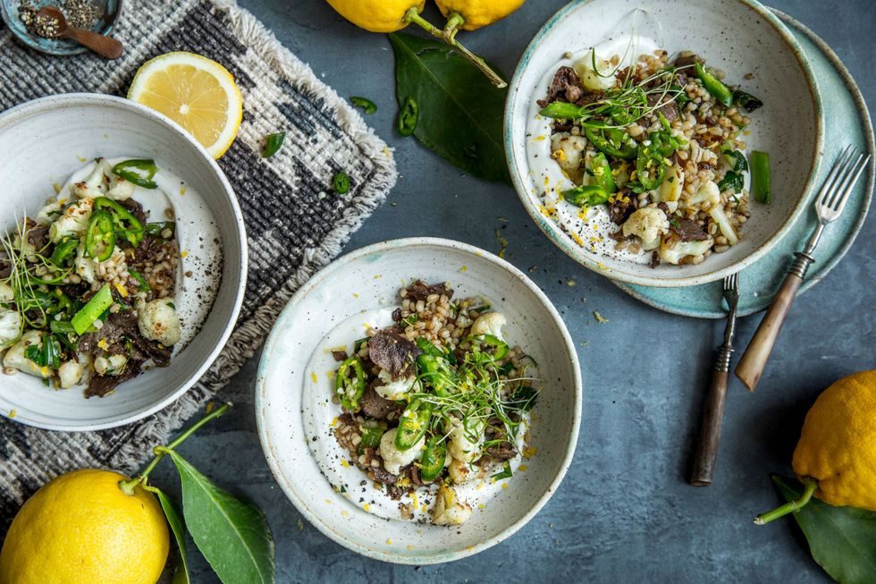 Reinsdyrskav og byggryn til middag