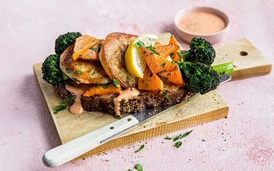 Brødskive med fiskekake