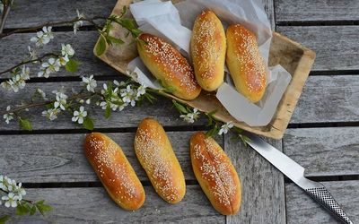 Hjemmebakte pølsebrød