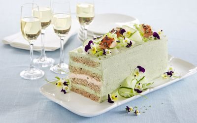 Smørbrødkake med laks