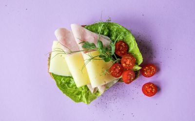 smørbrød med ost og skinke