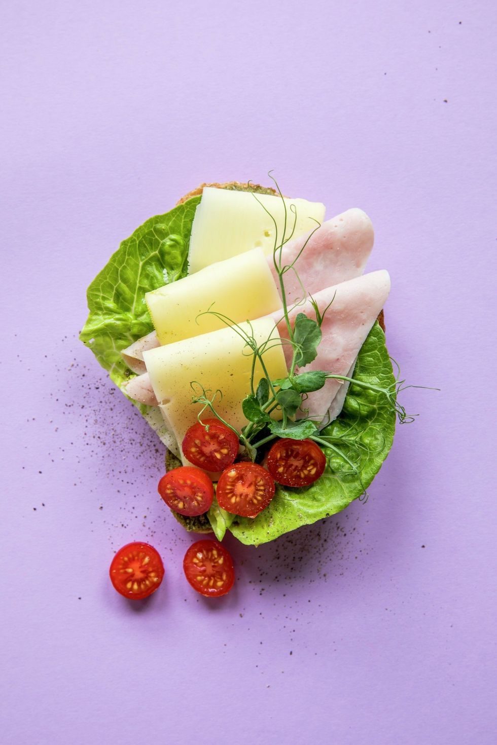 Smørbrød med ost og skinke