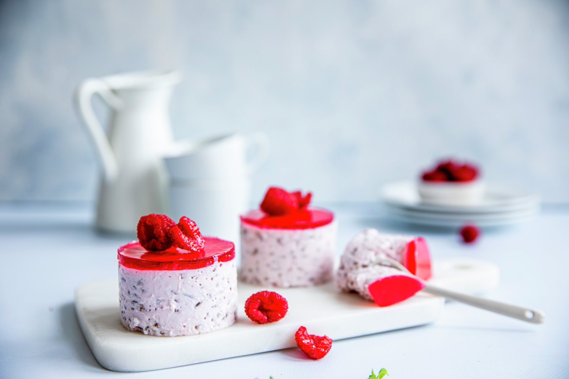 Byggrynsfromasj med gelelokk er en lekker dessert for øynene.