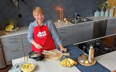 Torunn Nordbø baker julekaker