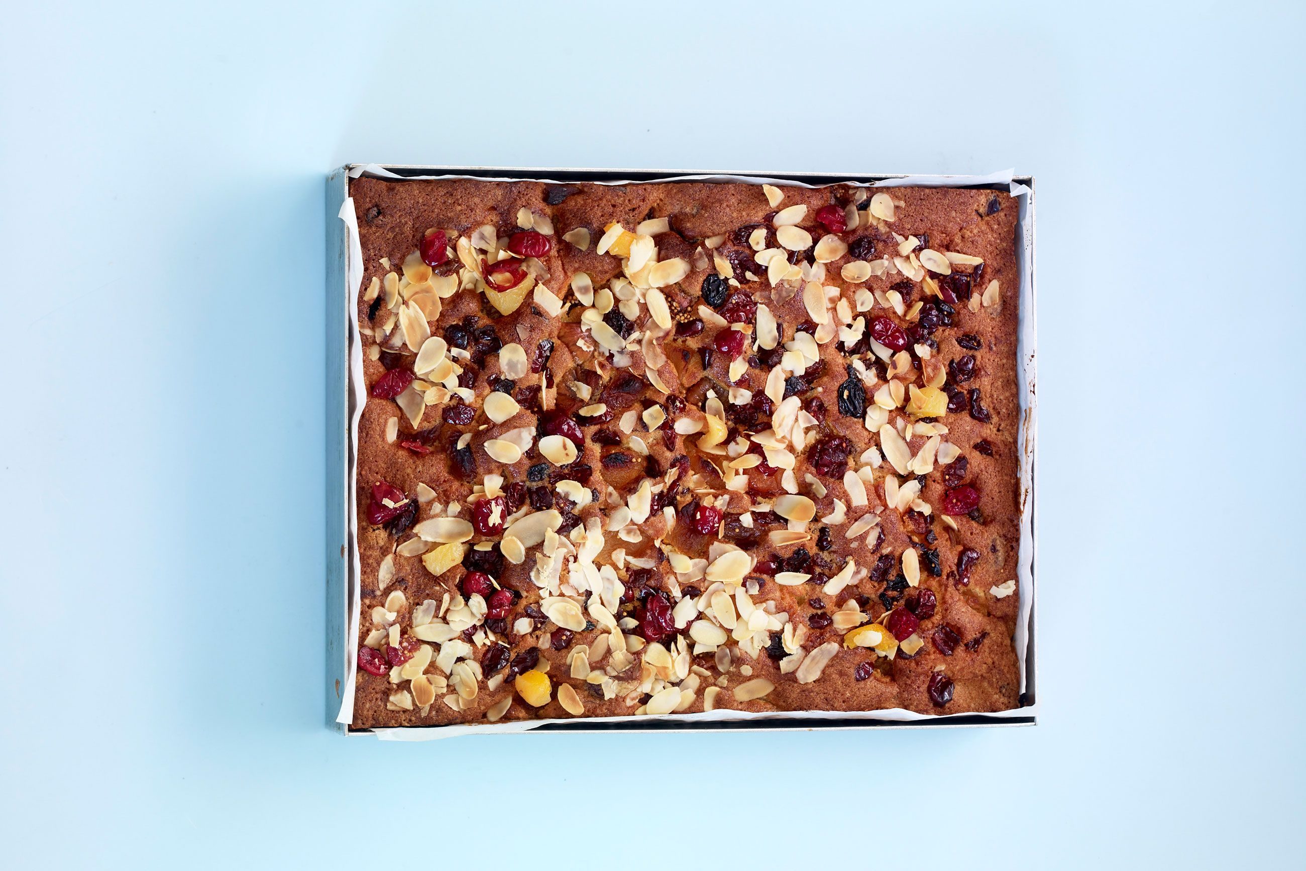 Fruktkake med fiken, aprikos og tranebær