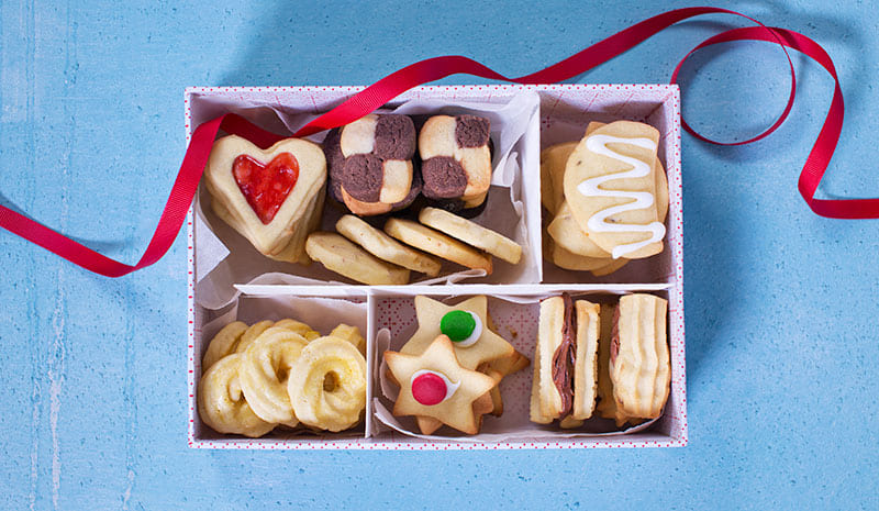 Å bake 7 slag julekaker av 1 deig bidrar til en stressfri førjulstid