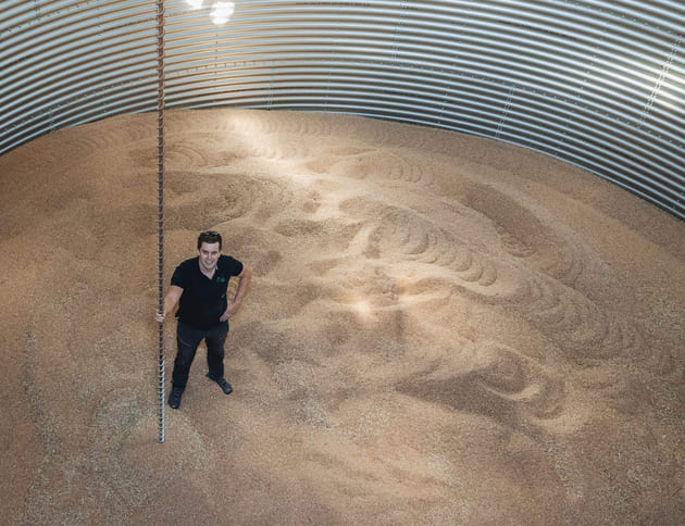 Bonde i norsk kornsilo