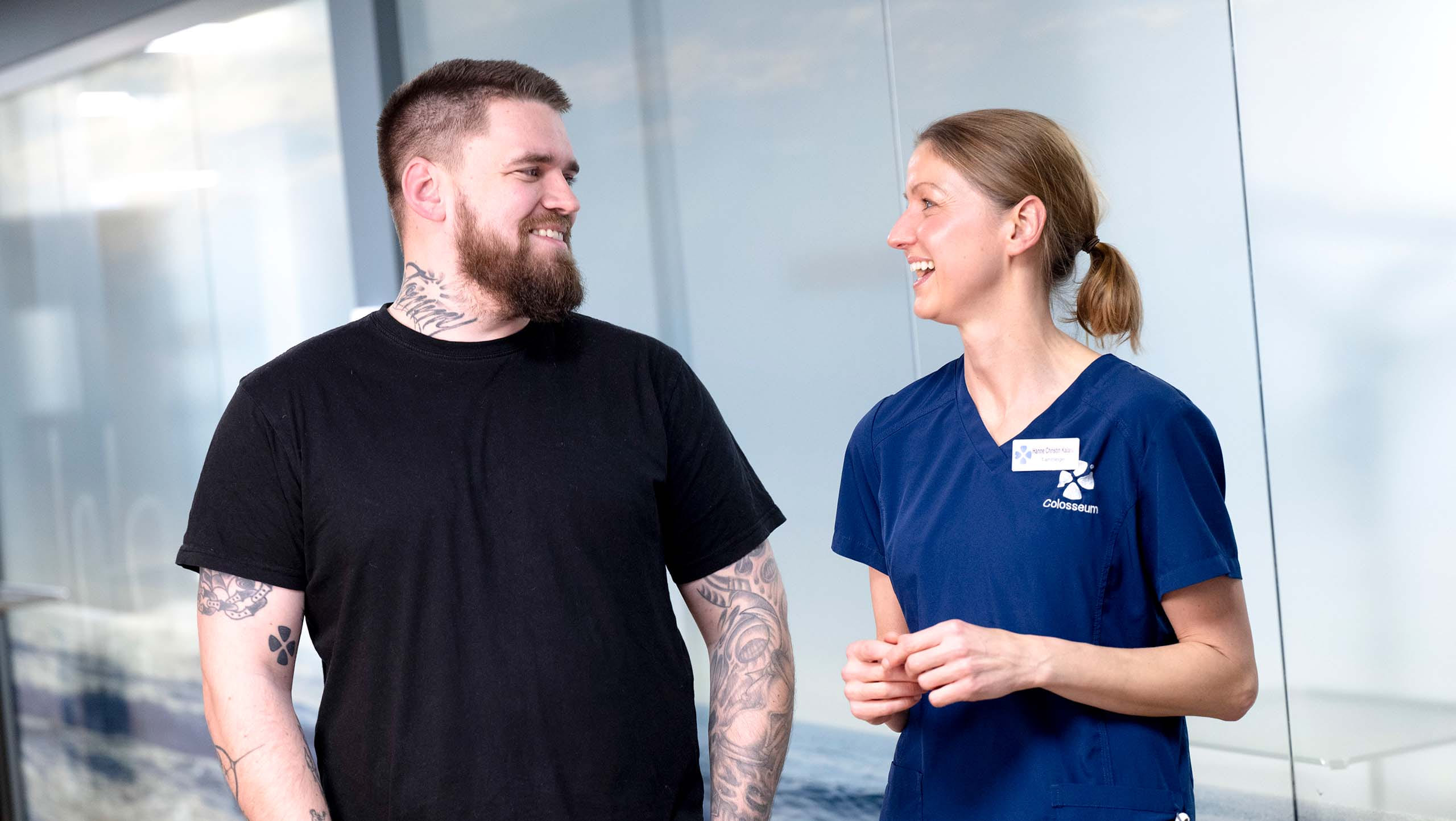 Pasient Eirik Monsvik og tannlege Hanne Christin i Stavanger