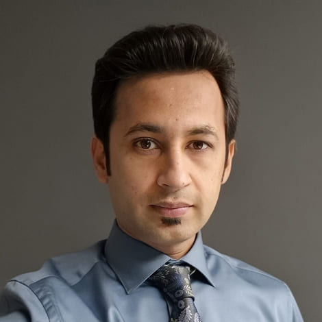Oralkirurg Umar Sharif