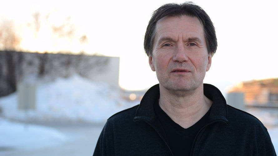 Mann i vinterlandskap