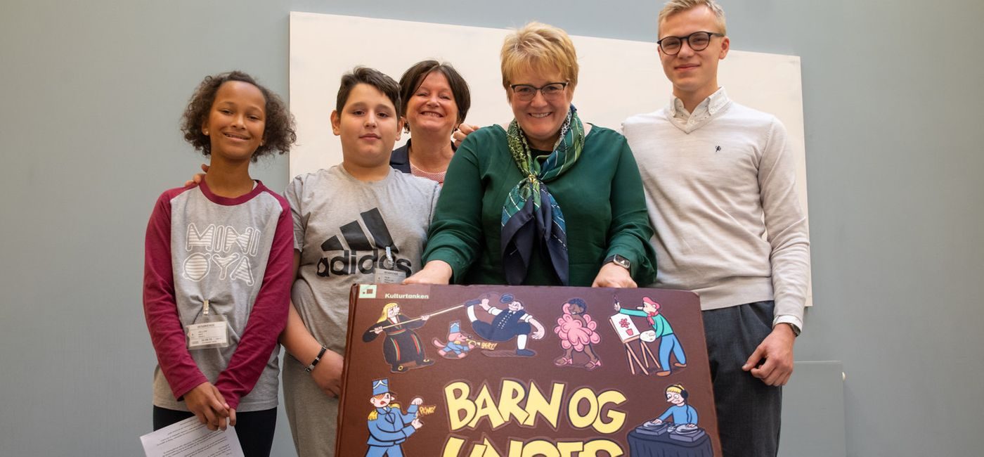 Trine Skei Grande med barn og unge