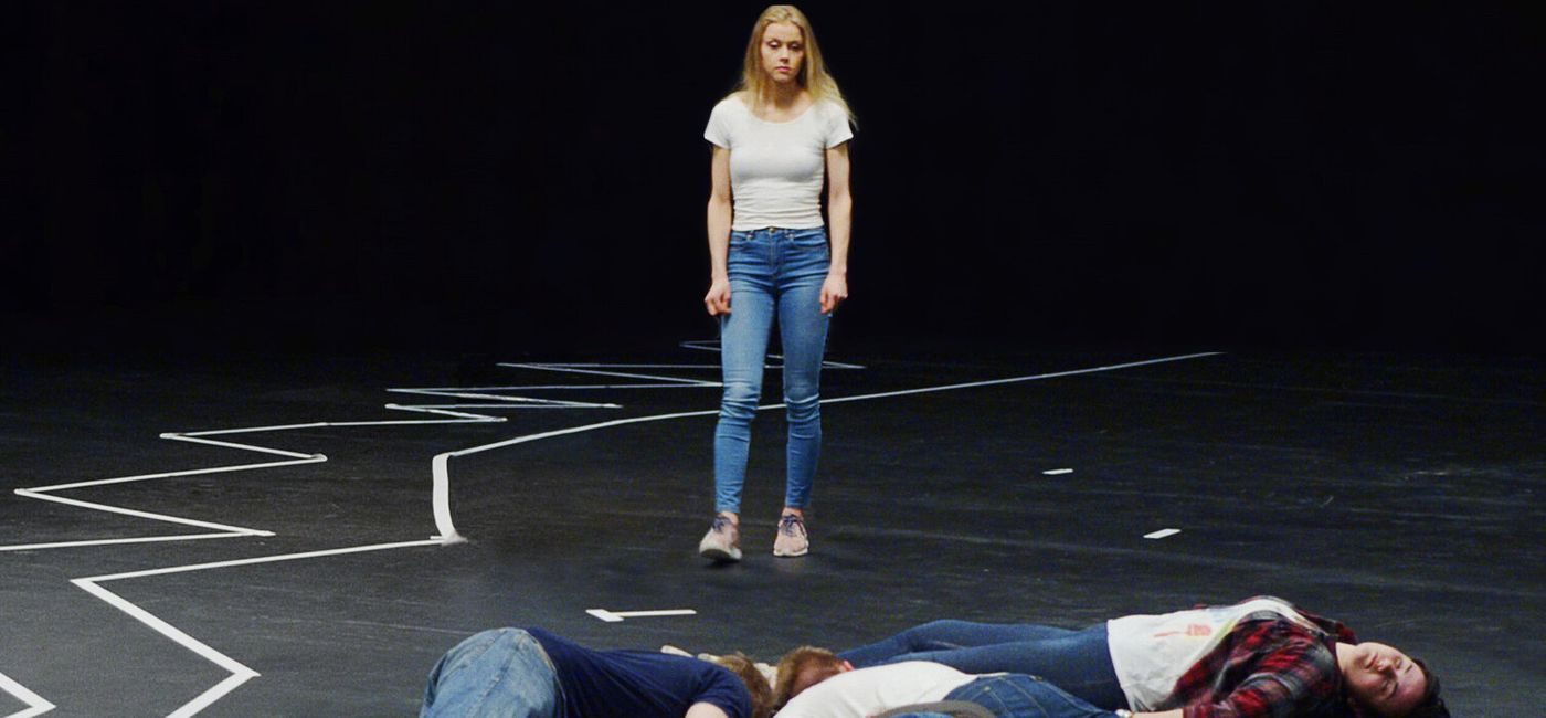 Plakatfoto fra filmen Rekonstuksjon Utøya.