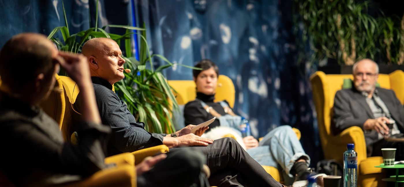 Ådne Sekkelsten snakker under panelsamtale på Marked for Musikk