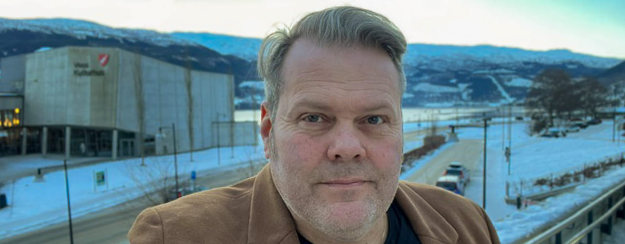 Oddvar Nøstdal er medlem av Lederne og en del av bransjeutvalget for kommunal sektor.