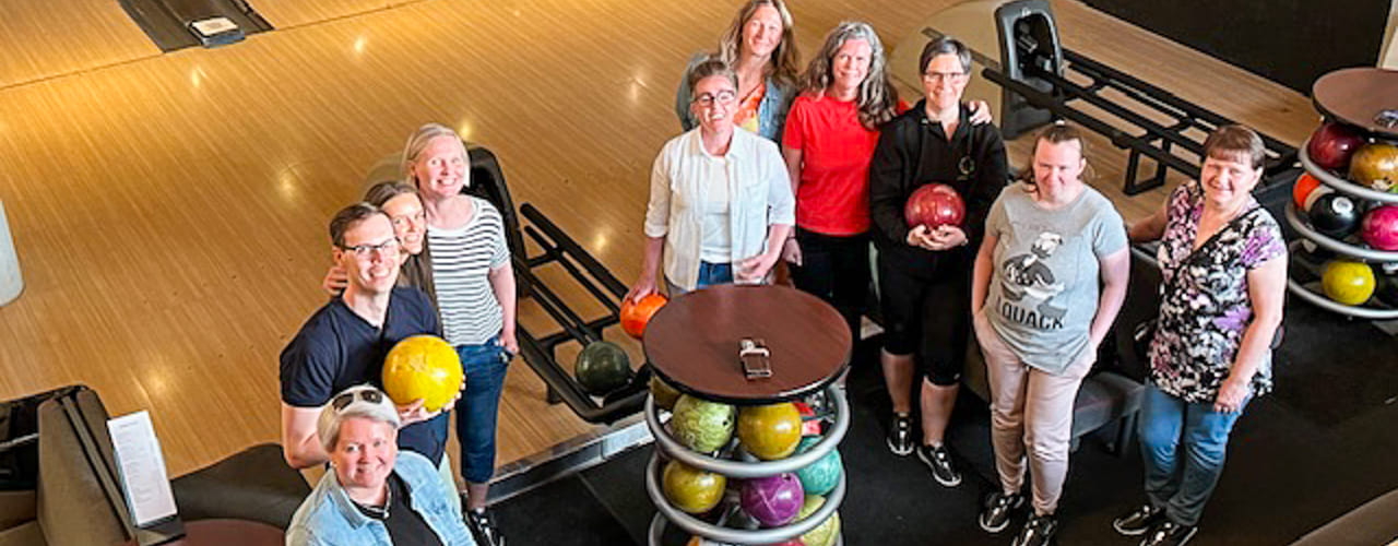 Bedriftsgruppe på bowling med avdeling Nordland.