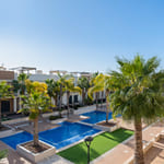 La Zenia Beach - uteområde med basseng.