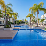 La Zenia Beach - uteområde med basseng.