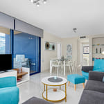 Sea Senses - stue og spiseplass.