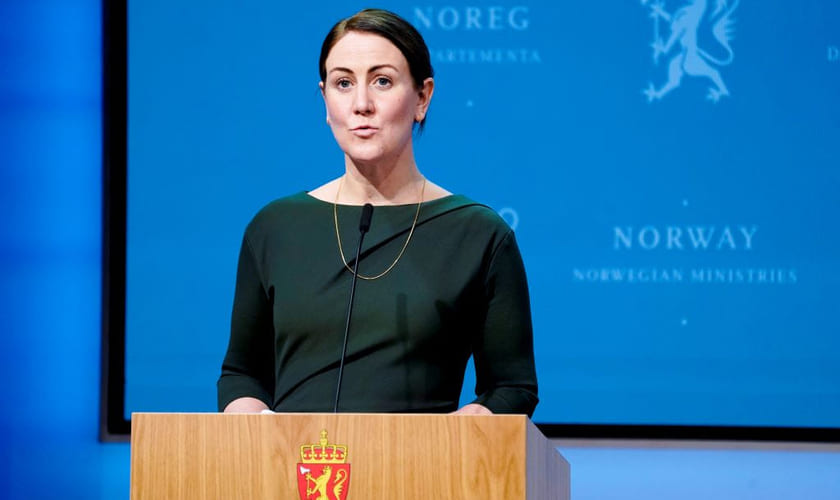 Bilde av kunnskapsminister Tonje Brenna under en pressekonferanse om koronasituasjonen 13. desember 2021. Foto: Heiko Junge, NTB.