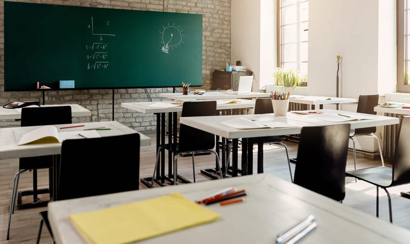 Illustrasjonsbilde av et tomt klasserom. Foto: Istock.