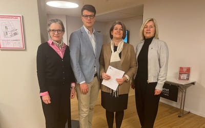 Norsk Lektorlag hos Rikslønnsnemnda 13. februar 2023, fra venstre: generalsekretær Nina Sandborg, andre nestleder David M. Graatrud, advokat Else Leona McClimans og leder Helle Christin Nyhuus. Bilde.