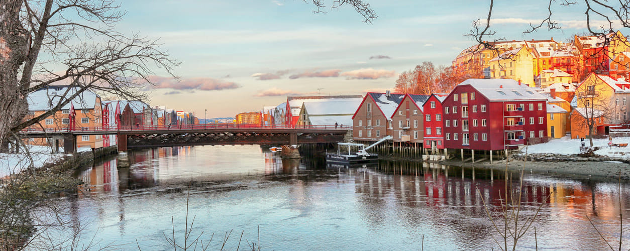 Bilde av Nidelva i Trondheim.