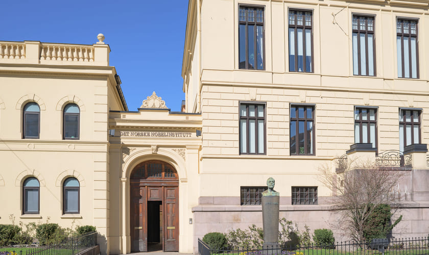 Inngangspartiet til Det norske Nobelinstitutt. Bilde.