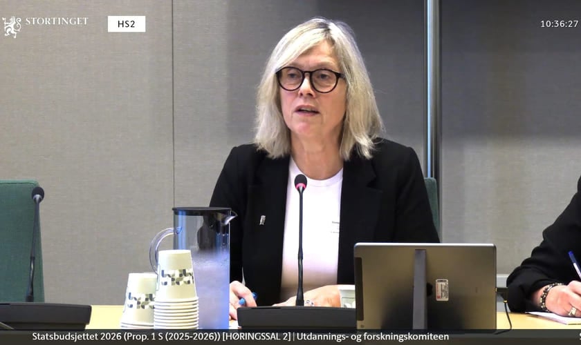 Bilde av Lektorlagets leder Helle Christin Nyhuus på statsbudsjetthøringen novebmer 2025.