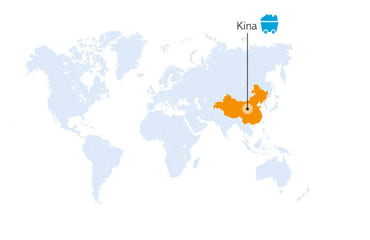 Verdenskart som fremhever Kina i oransje, merket "Kina", med et ikon av en bygning over. Illustrasjonen understreker subtilt Kinas dominans i sjeldne jordarter.