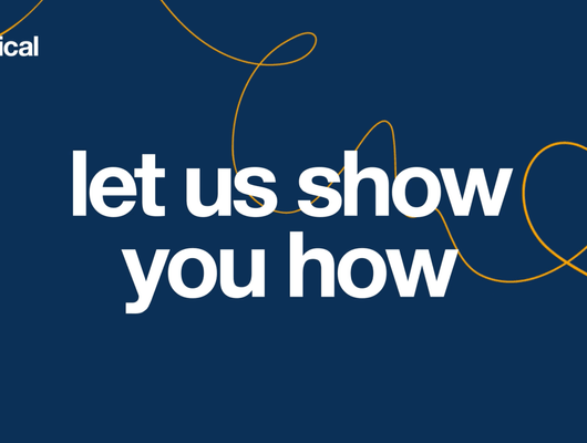 Blå sluttplakat med teksten «Let’s get practical – let us show you how» og en gul linje som slynger seg gjennom bildet.