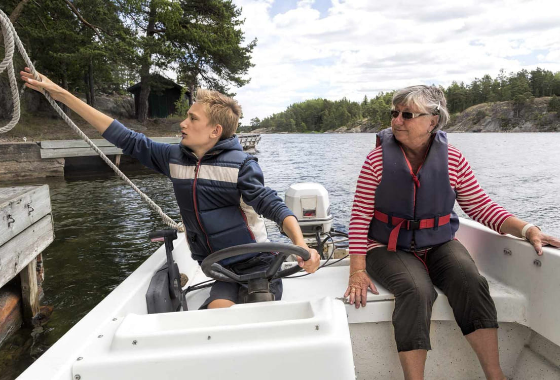 Mange båtglade nordmenn har egentlig ikke lov til å styre båtene sine. Dette må du kunne for å bestå båtførerprøven.