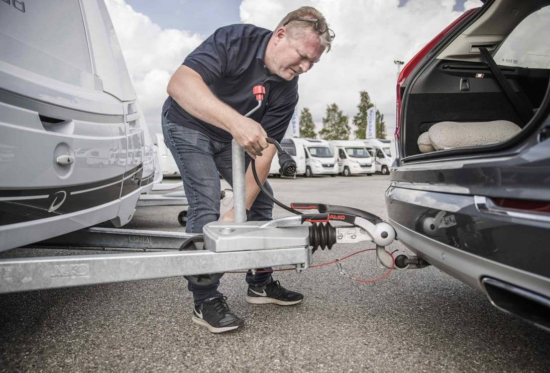 Det er en rekke ting du må tenke på i forhold til hvor stor campingvogn du kan kjøre med vanlig førerkort.